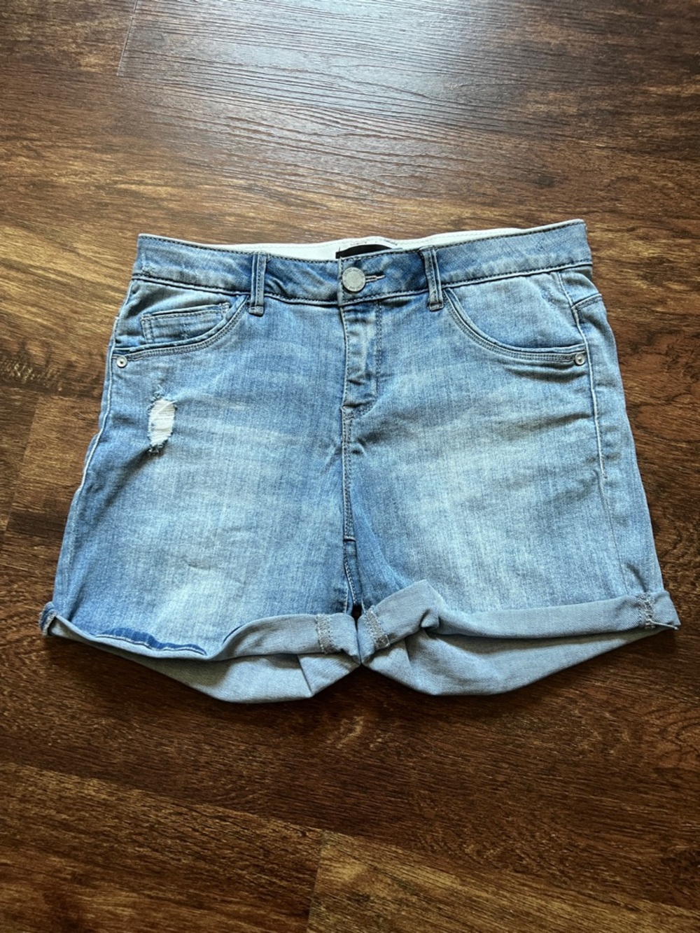 Classic Light Blue Denim Roll-Cuff Women's Shorts